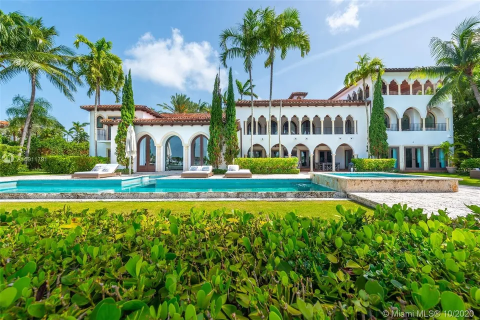 Waterfront estate in Miami Beach